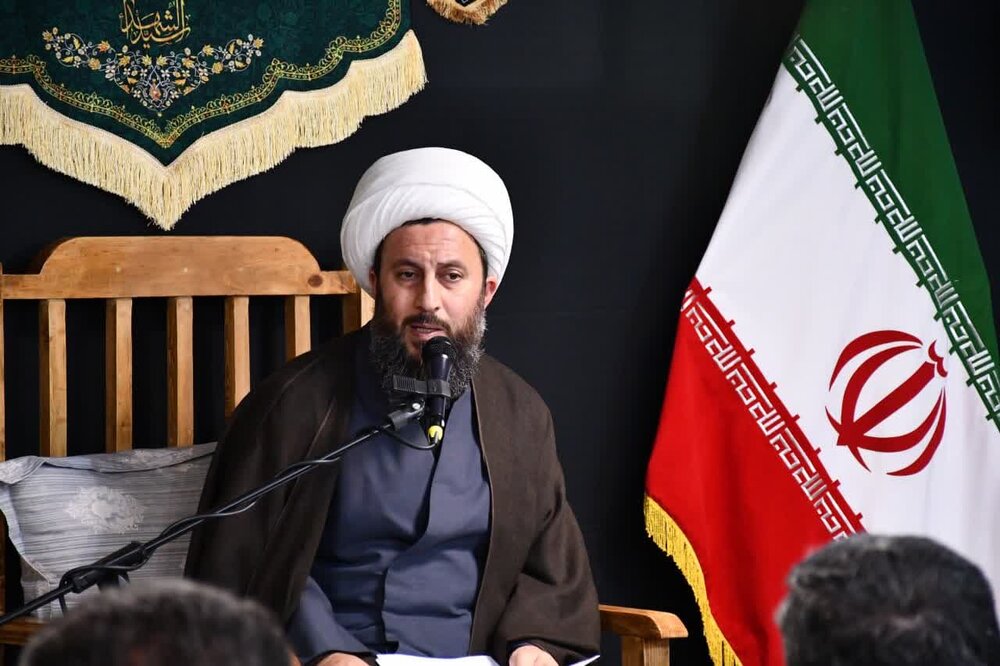 وجود شیطان برای پویندگان راه حق نه تنها زیان‌بخش نیست، بلکه رمز تکامل محسوب می‏‌شود