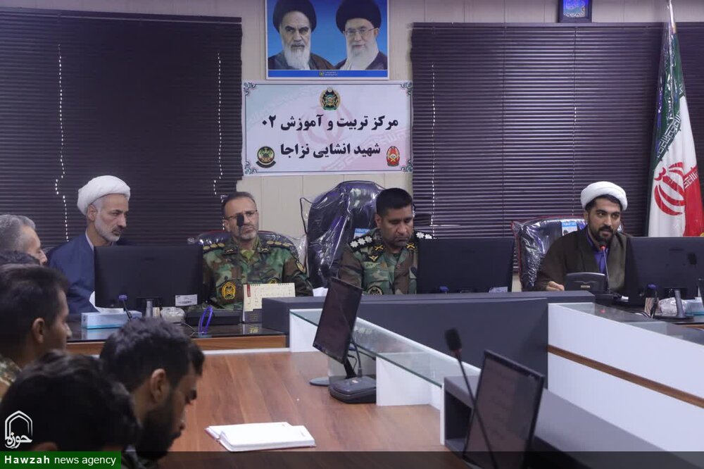 دشمن از سلاح ایمان و بصیرت رزمندگان اسلام هراس دارد + عکس