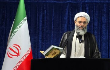 گلایه امام جمعه قشم از غیبت برخی مسئولان در حادثه آتش‌سوزی درگهان