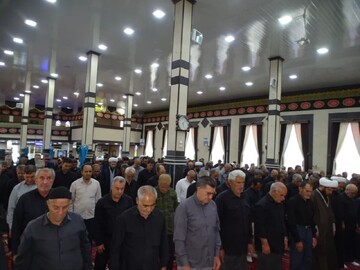 تصاویر/ اقامه نماز جمعه امروز شهرستان چهاربرج