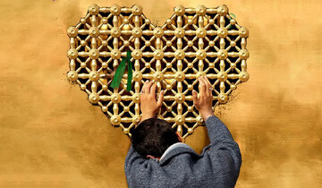 رازِ ایستادن‌های طولانی آیت‌الله بهجت در زیارت!