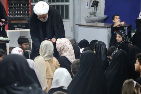 تصاویر/ اختتامیه برنامه حسینیه کودکان حوزه علمیه مرند