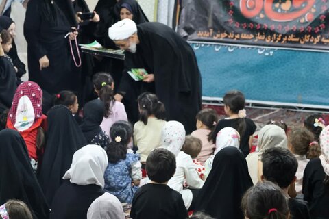 تصاویر/ اختتامیه برنامه حسینیه کودکان حوزه علمیه مرند