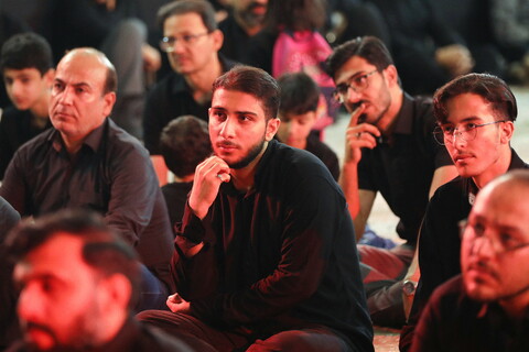 تصاویر/ شب دوم عزاداری هیئت هنر و رسانه قم