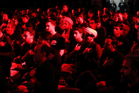 تصاویر/ شب دوم عزاداری هیئت هنر و رسانه قم