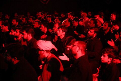 تصاویر/ شب دوم عزاداری هیئت هنر و رسانه قم