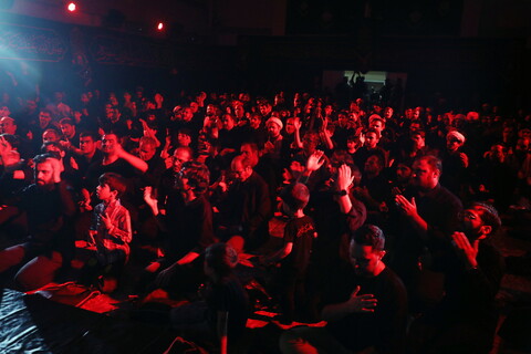 تصاویر/ شب دوم عزاداری هیئت هنر و رسانه قم