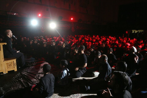 تصاویر/ شب دوم عزاداری هیئت هنر و رسانه قم