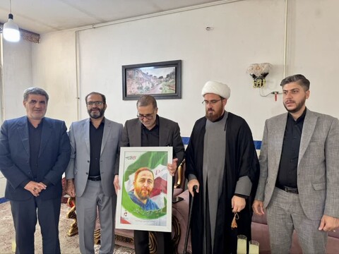 تصاویر / حضور نماینده ویژه رئیس بنیاد شهید در منزل شهدای همدانی در حمله رژیم صهیونیستی