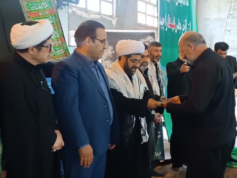 تصاویر/ اقامه نماز جمعه در سراب