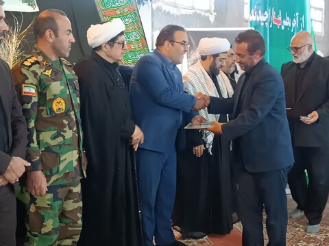 تصاویر/ اقامه نماز جمعه در سراب