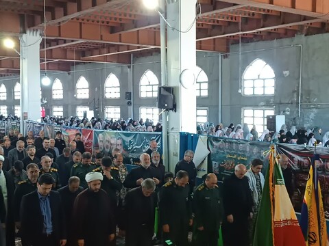 تصاویر/ اقامه نماز جمعه در سراب