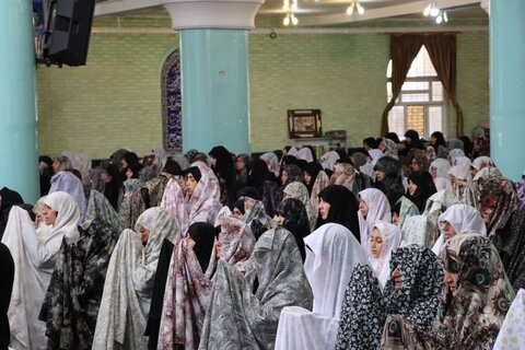 تصاویر/ اقامه نماز جمعه تکاب