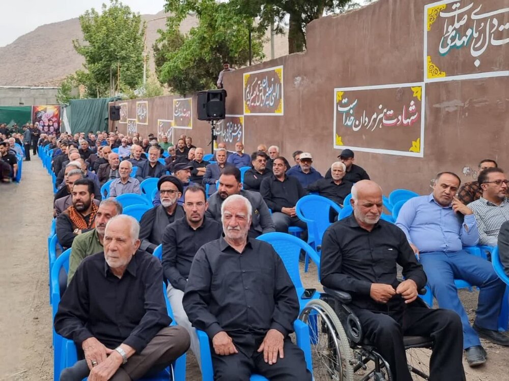 گرامیداشت مقام شهدا در قهرود بخش قمصر کاشان+عکس