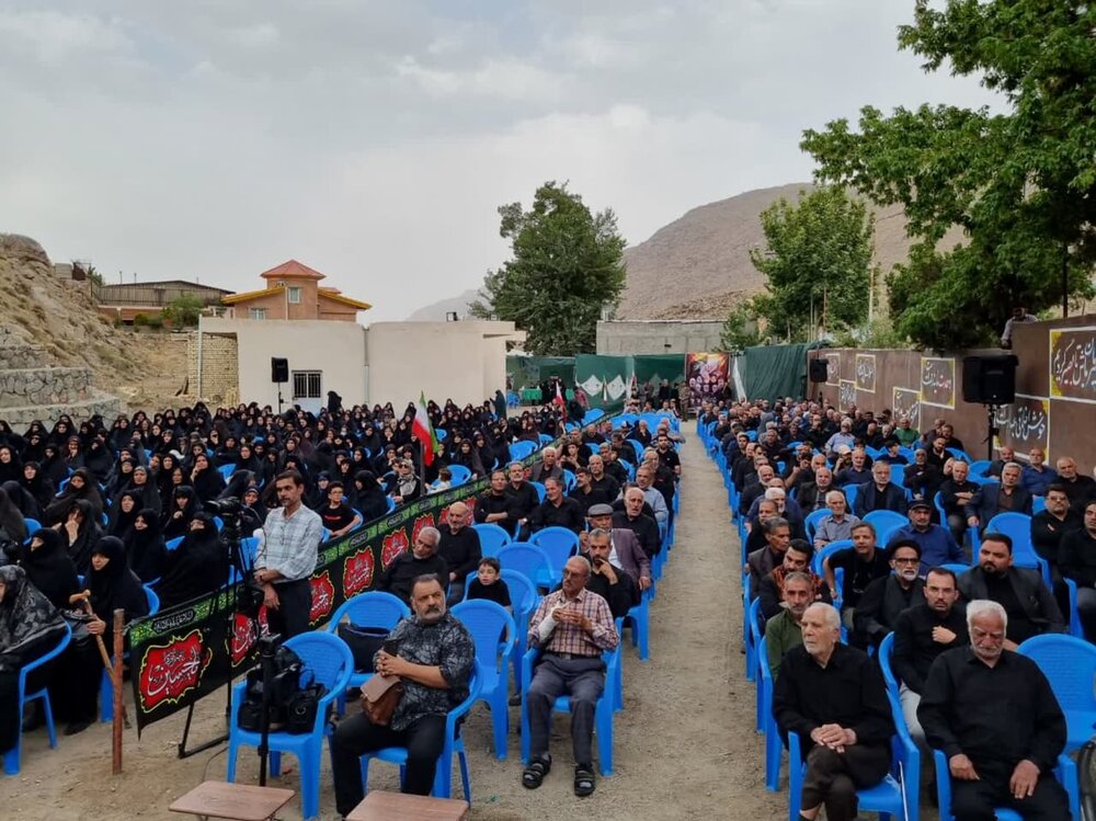 گرامیداشت مقام شهدا در قهرود بخش قمصر کاشان+عکس