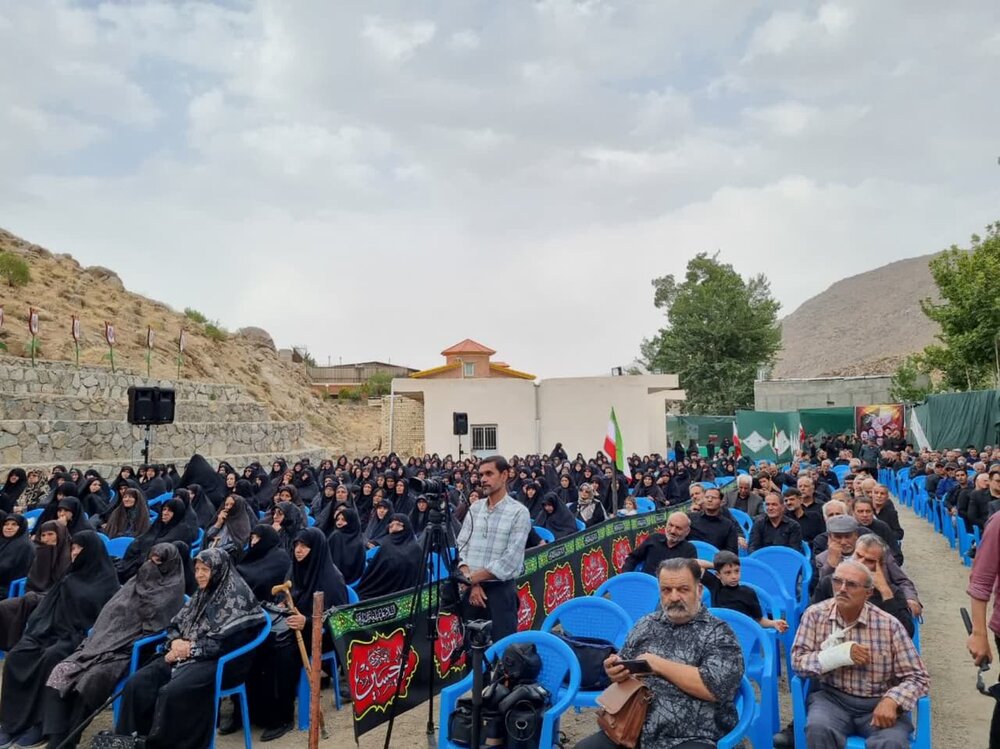 گرامی‌داشت مقام شهدا در قهرود بخش قمصر کاشان+عکس