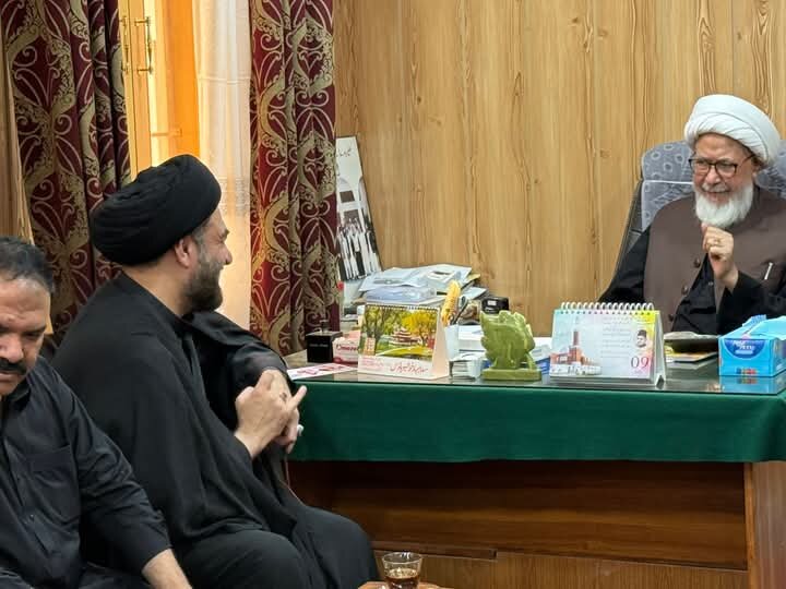 امام جمعہ سکردو علامہ شیخ جعفری سے مولانا علی رضا رضوی کی ملاقات؛ بلتستان کے آداب کا اعتراف