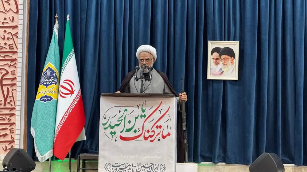 تبیین حقایق دفاع مقدس وظیفه خطبا و علما است