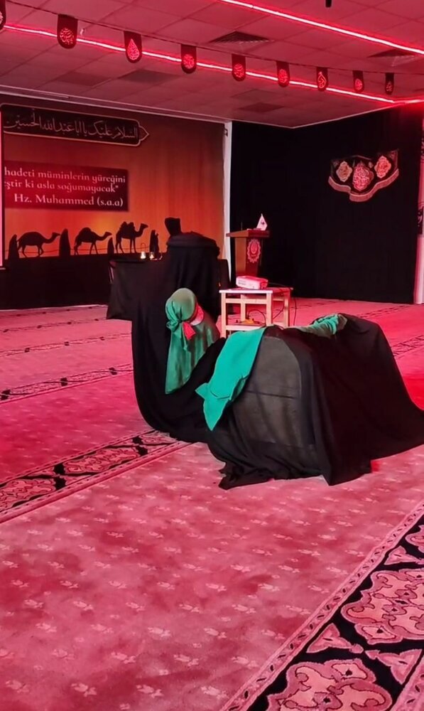 مراسم بزرگداشت حضرت زینب (س) و کاروان حسینی(ع) در استانبول