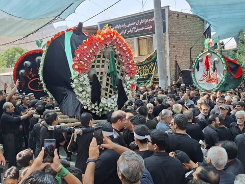 آیین سنتی  مذهبی نخل گردانی در نیاسر