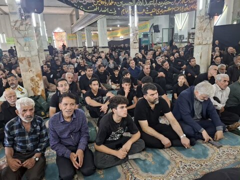 آیین سنتی  مذهبی نخل گردانی در نیاسر