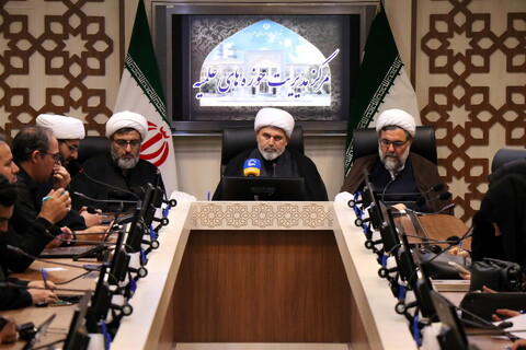 تصاویر/ نشست خبری معاون تبلیغ و امور فرهنگی حوزه‌های علمیه در سالروز دیدار طلاب و مبلغان با مقام معظم رهبری