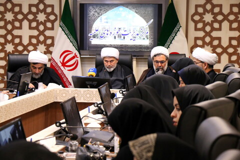 تصاویر/ نشست خبری معاون تبلیغ و امور فرهنگی حوزه‌های علمیه در سالروز دیدار طلاب و مبلغان با مقام معظم رهبری