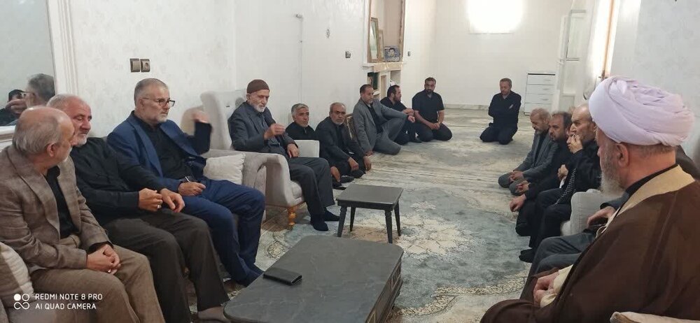 دیدار عضو خبرگان رهبری با خانواده شهید حمله رژیم صهیونیستی+عکس