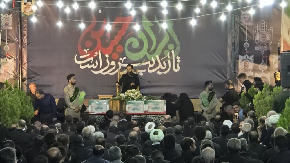 فیلم| نوحه خوانی فرزند شهید میثم فتح قریب بر بالین پدر