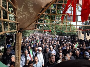 فیلم | حضور حماسی مردم ولایت مدار کاشان در تشییع شهدای مبارزه با اسرائیل