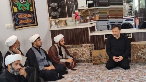 تصاویر/ دیدار معاونان حوزه علمیه کاشان با خانواده حجت‌الاسلام سعیدی‌پارسا