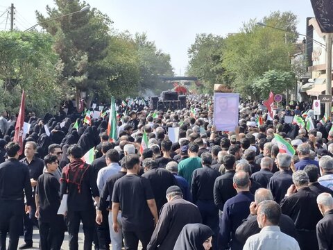 تصاویر/  تشیع و تدفین شهدای جنگ مبارزه با رژیم صهیونیستی درکاشان