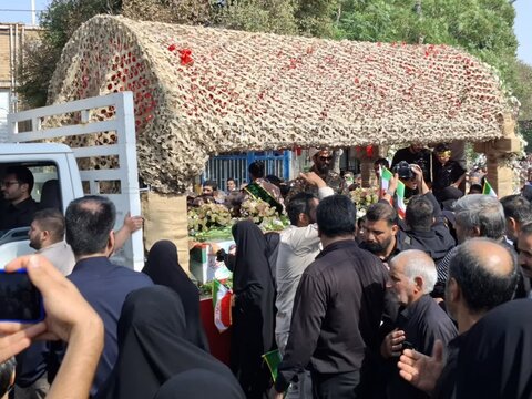 تصاویر/  تشیع و تدفین شهدای جنگ مبارزه با رژیم صهیونیستی درکاشان