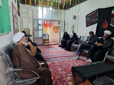 تصاویر/بازدید کادر مدیریت حوزه علمیه خواهران استان مرکزی از مدرسه علمیه حضرت زینب(س)آستانه