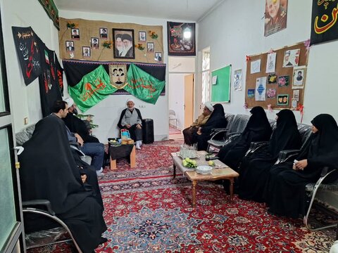 تصاویر/بازدید کادر مدیریت حوزه علمیه خواهران استان مرکزی از مدرسه علمیه حضرت زینب(س)آستانه