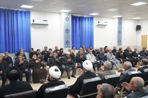 تصاویر دیدار جمعی از مردم رومشکان با نماینده ولی فقیه در استان لرستان