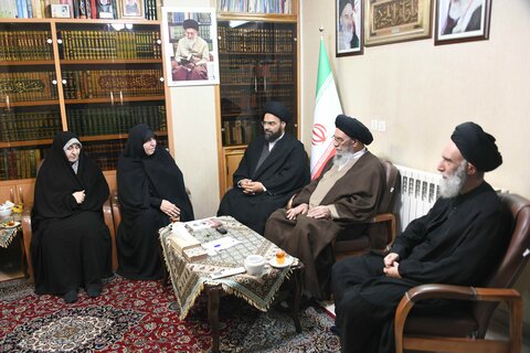 تصاویر|دیدار معاون تعاون و امور اجتماعی بنیاد شهید و امور ایثارگران کشور با امام جمعه اصفهان