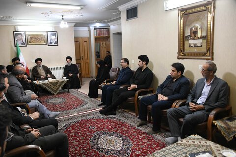 تصاویر|دیدار معاون تعاون و امور اجتماعی بنیاد شهید و امور ایثارگران کشور با امام جمعه اصفهان