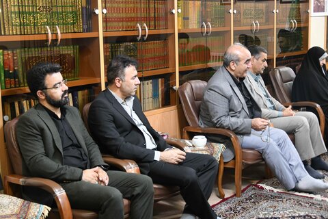 تصاویر|دیدار معاون تعاون و امور اجتماعی بنیاد شهید و امور ایثارگران کشور با امام جمعه اصفهان