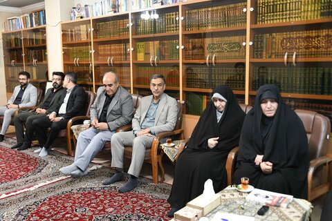 تصاویر|دیدار معاون تعاون و امور اجتماعی بنیاد شهید و امور ایثارگران کشور با امام جمعه اصفهان