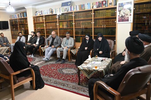 تصاویر|دیدار معاون تعاون و امور اجتماعی بنیاد شهید و امور ایثارگران کشور با امام جمعه اصفهان