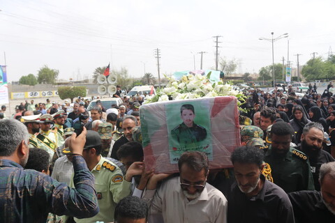 تصاویر/مراسم تشییع پیکر شهید عباس بیرقی فرد در بندرعباس