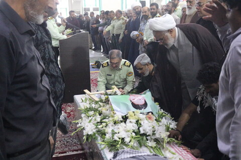 تصاویر/مراسم تشییع پیکر شهید عباس بیرقی فرد در بندرعباس