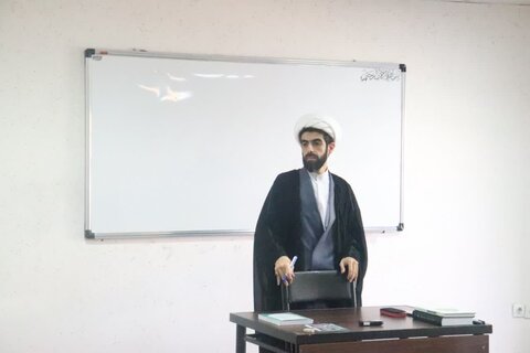 تصاویر/ دوره آموزشی و پژوهشی مدرسه علمیه امام خامنه ای ارومیه