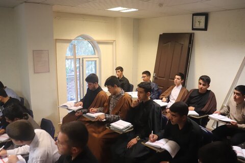تصاویر/ دوره آموزشی و پژوهشی مدرسه علمیه امام خامنه ای ارومیه