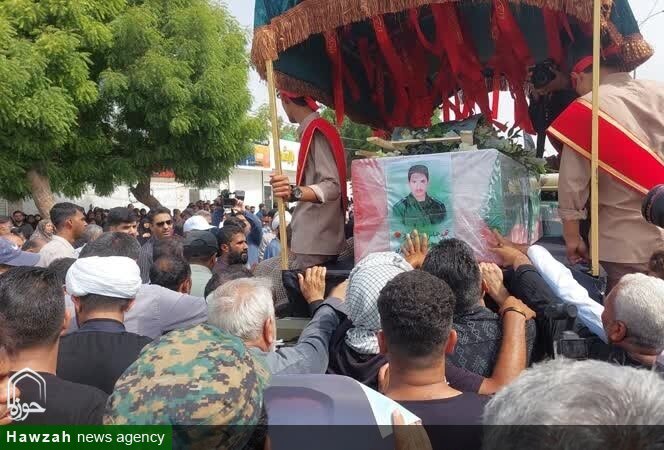 پیکر شهید «عباس بیرقی فرد» در بندرعباس تشییع شد