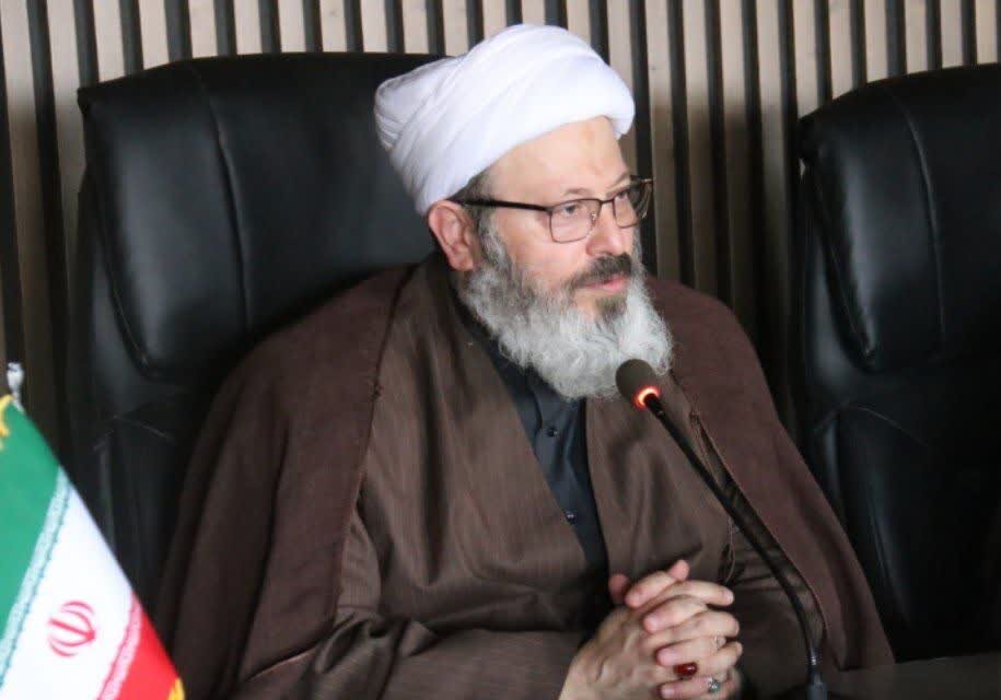 کار نظام دینی با پای کار آمدن مردم پیش می‌رود