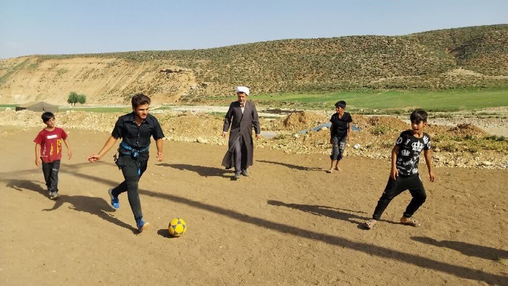 فیلم|  “سفر به دل عشایر” وقتی روحانیون سنگر خدمت را در اردل بنا می کنند