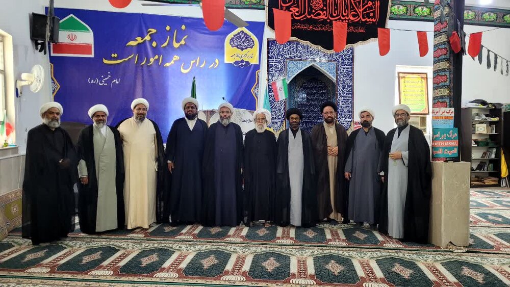 هم‌اندیشی ائمه جمعه مرکز استان هرمزگان با محوریت مساجد و مسائل منطقه‌ای+عکس