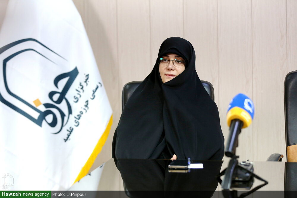 نگاهی به نقش کلیدی حضرت زینب (س) در مقابله با تحریف روایت کربلا